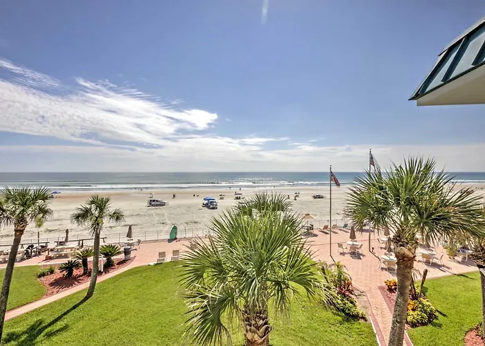 Daytona Beach Studio With Oceanfront Balcony And Pool!
